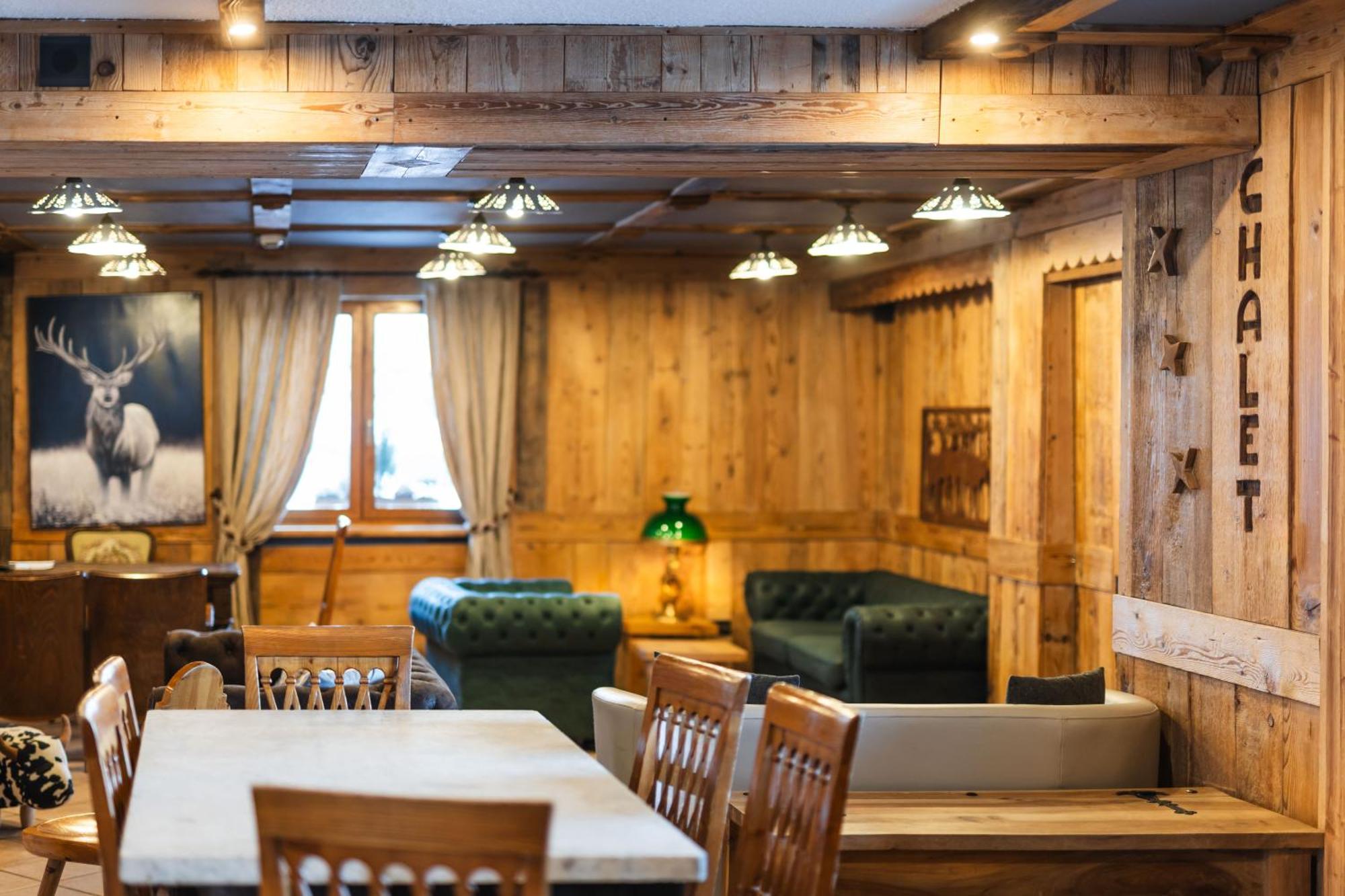 Chalet Des Alpes เกรสซาน ภายนอก รูปภาพ