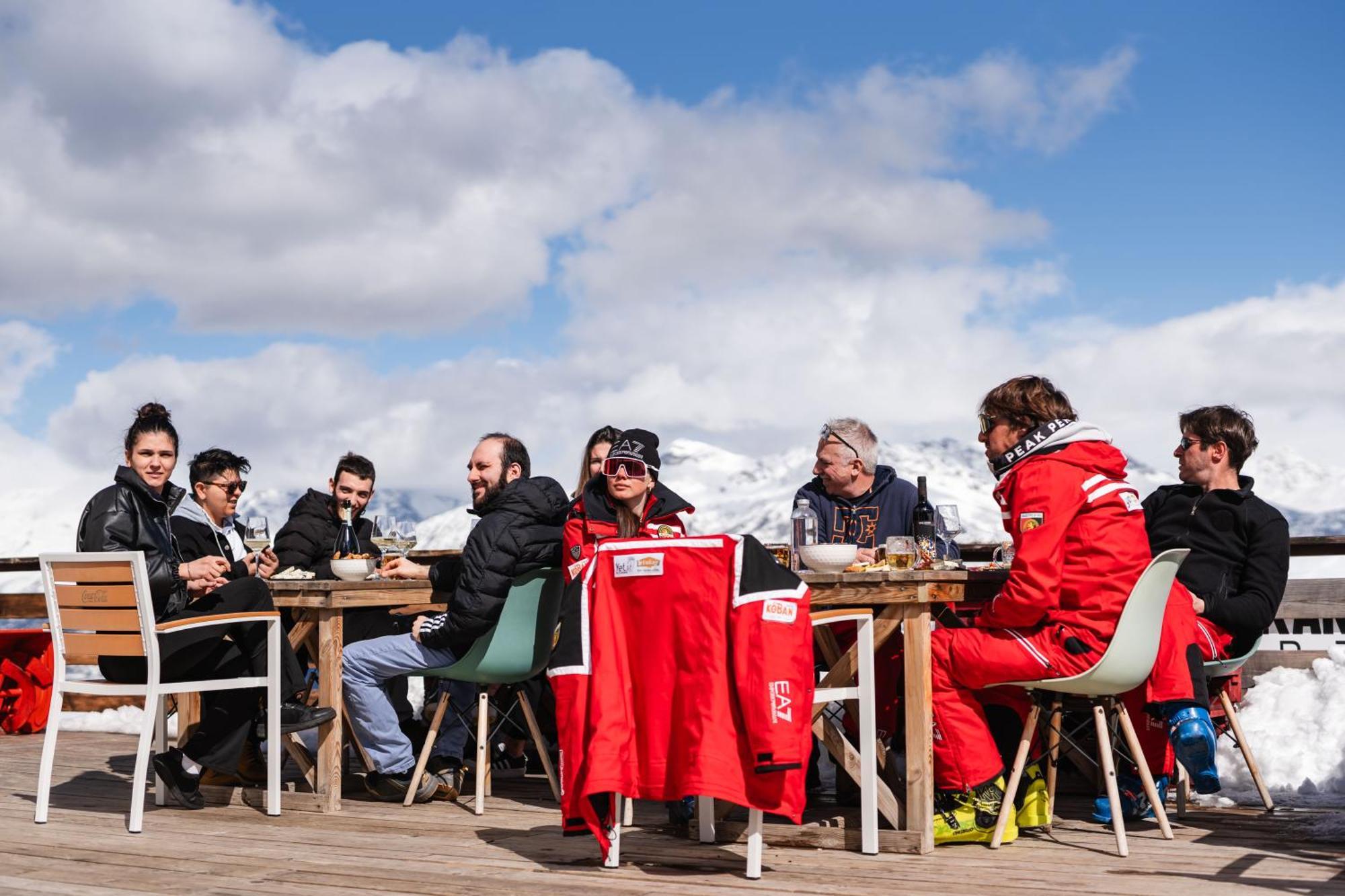 Chalet Des Alpes เกรสซาน ภายนอก รูปภาพ