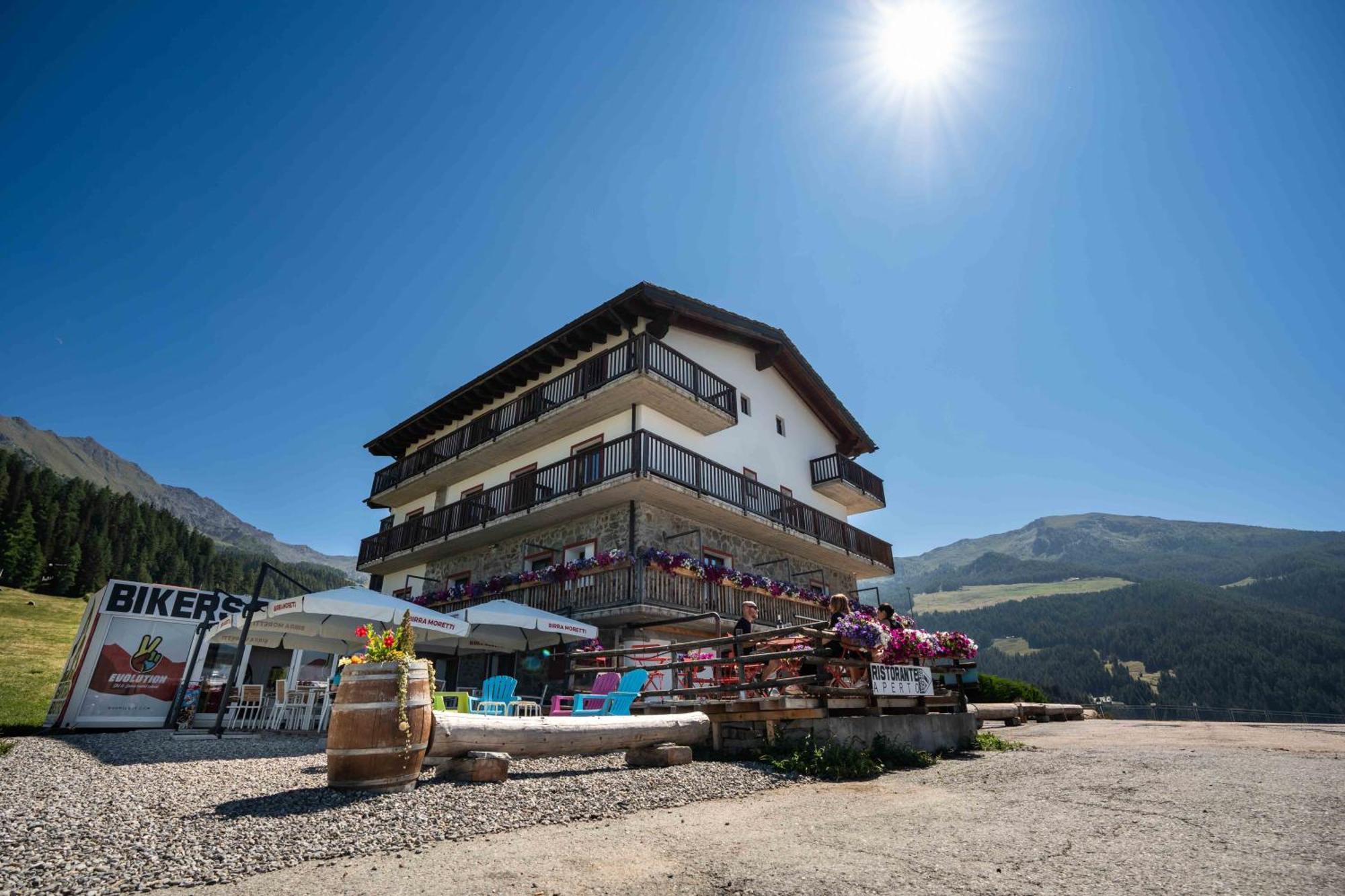 Chalet Des Alpes เกรสซาน ภายนอก รูปภาพ
